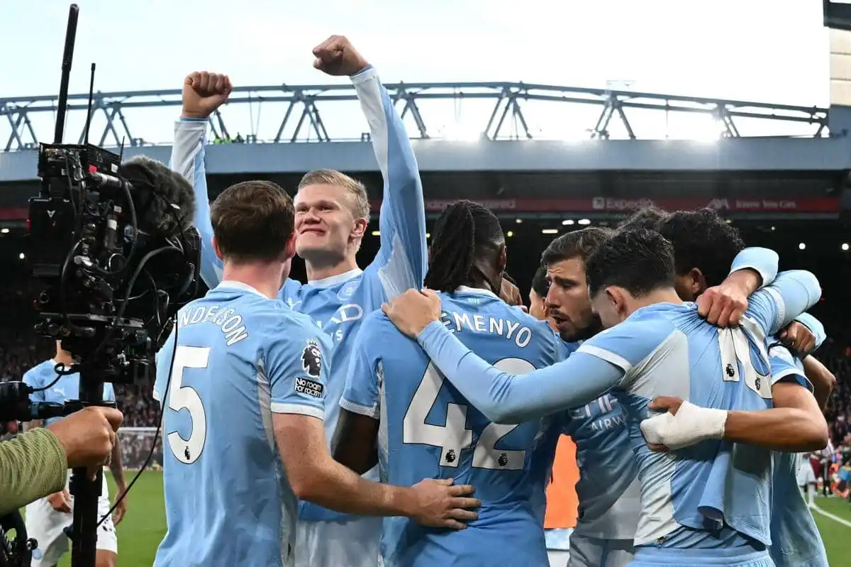 Manchester City Tundukkan Liverpool 3-0 Setelah Gravenberch Diusir dari Lapangan Manchester City Tundukkan Liverpool 3-0 Setelah Gravenberch Diusir dari Lapangan