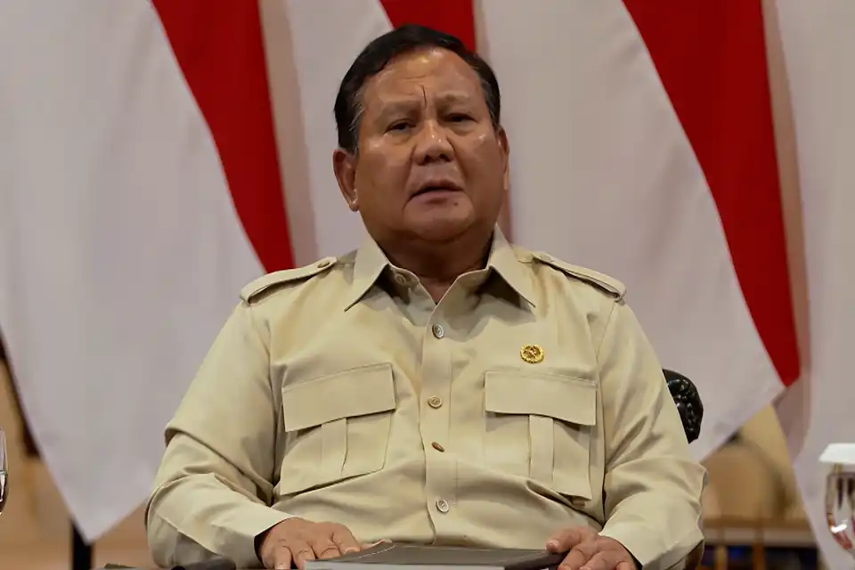 Rapat Terbatas Presiden Prabowo Bahas Penanganan Karhutla dan Tawaran Bantuan Malaysia Rapat Terbatas Presiden Prabowo Bahas Penanganan Karhutla dan Tawaran Bantuan Malaysia