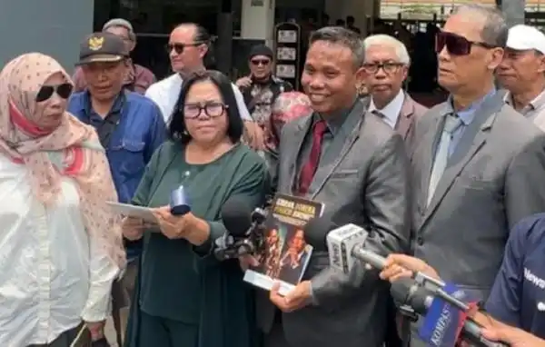 Aduan Ahmad Khozinuddin kepada DPR untuk Mendorong Pemakzulan Gibran