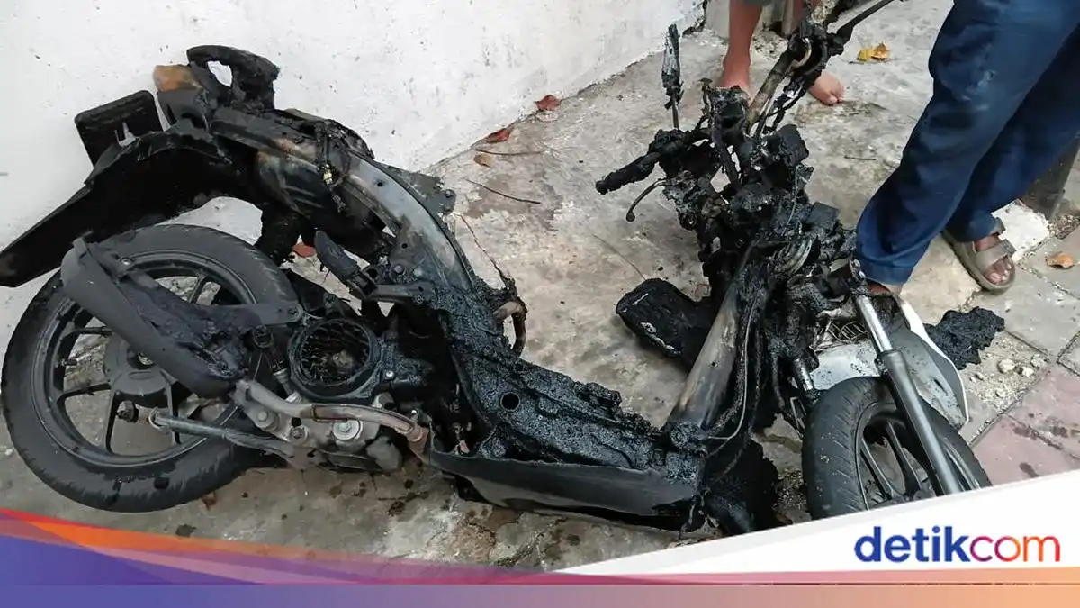 Dua Terduga Pencuri Motor Terbakar Setelah Kendaraan Meledak di Koja Dua Terduga Pencuri Motor Terbakar Setelah Kendaraan Meledak di Koja