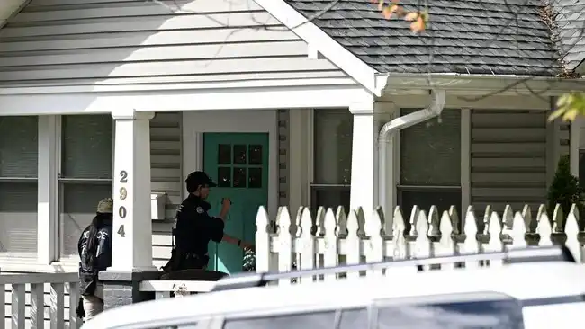 Penggeledahan Kediaman Ilhan Omar di Tengah Penyelidikan Dugaan Penipuan Imigrasi Penggeledahan Kediaman Ilhan Omar di Tengah Penyelidikan Dugaan Penipuan Imigrasi