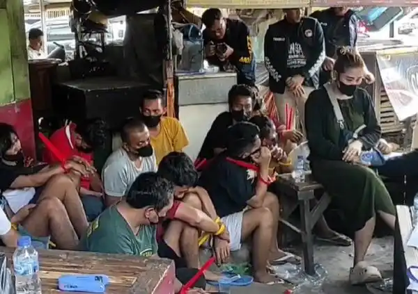 Operasi Gabungan di Jalan Kunti Surabaya Amankan 19 Orang
