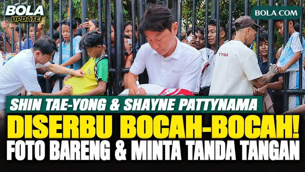 Momen Akrab Anak-anak Bersama Shin Tae-yong dan Shayne Pattynama Usai Latihan Persija Momen Akrab Anak-anak Bersama Shin Tae-yong dan Shayne Pattynama Usai Latihan Persija