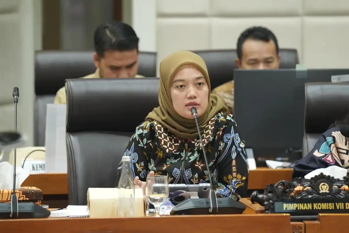 Wisata Urban sebagai Penggerak Ekonomi dan Daya Saing Kota di Indonesia Wisata Urban sebagai Penggerak Ekonomi dan Daya Saing Kota di Indonesia