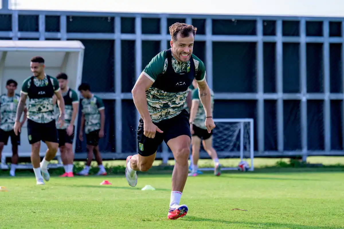 Persebaya Siap Hadapi PSS, Pereira Tak Terpengaruh Ambisi Hat-trick Tanaka