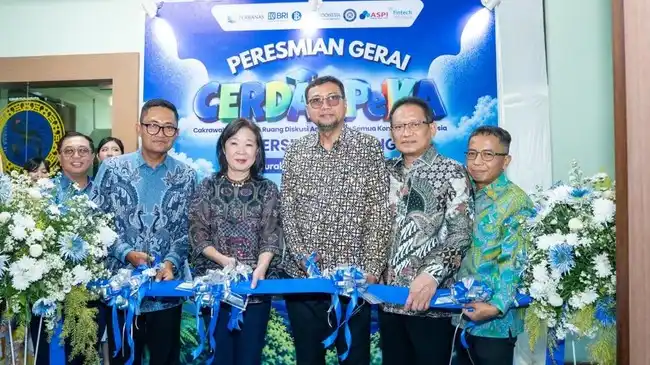 Gerai Cerdas PEKA di Unair Perkuat Literasi Keuangan Digital Mahasiswa