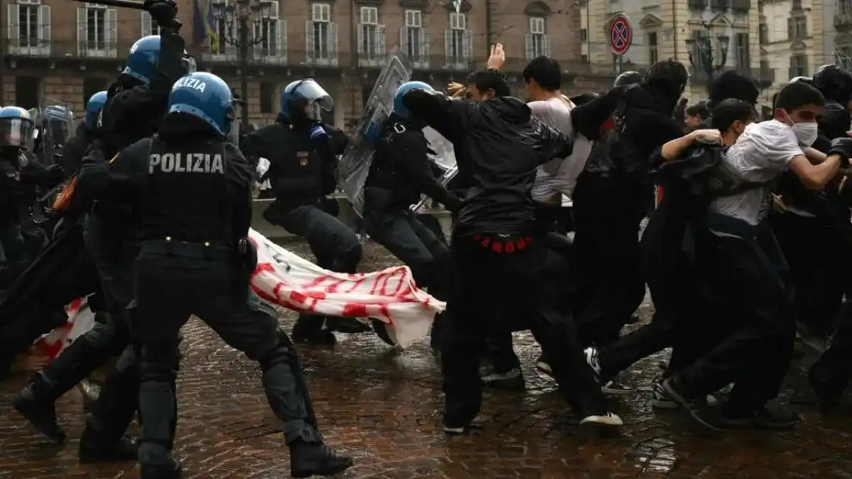 Kerusuhan Warnai Unjuk Rasa Biaya Hidup di Italia, 28 Orang Ditangkap