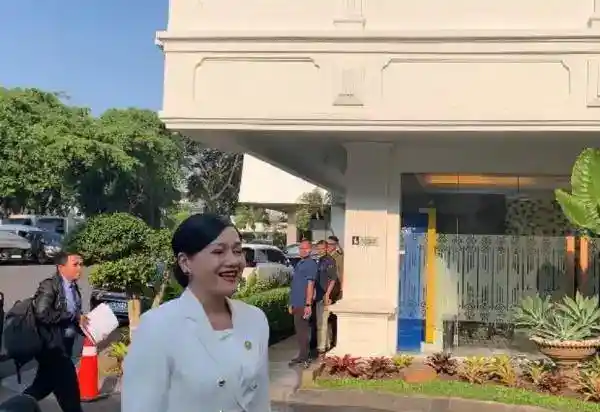 Prabowo Panggil Pimpinan OJK dan BI di Tengah Sorotan terhadap Pasar Modal