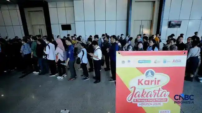 Job Fair di Smesco Hadirkan 12.000 Lowongan, Pencari Kerja Padati Lokasi Job Fair di Smesco Hadirkan 12.000 Lowongan, Pencari Kerja Padati Lokasi