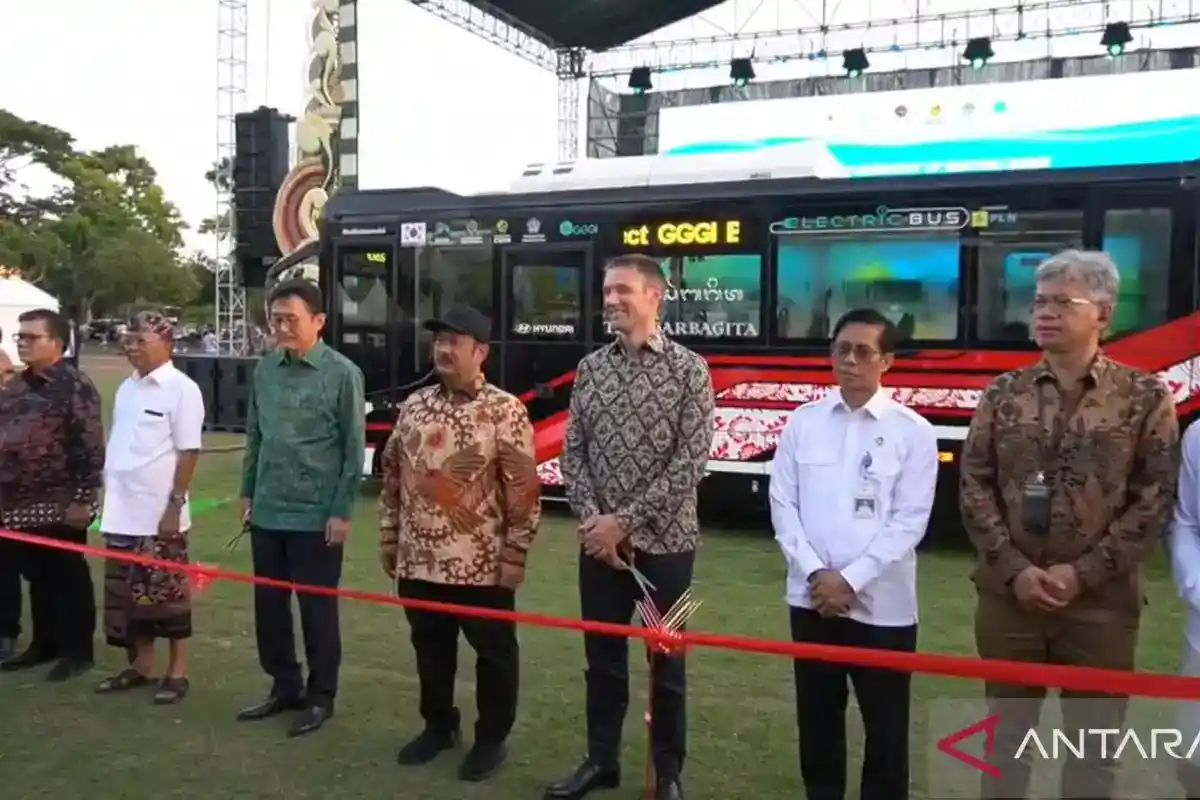 Hibah 11 Bus dari Korea Dorong Percepatan Kendaraan Listrik di Bali Hibah 11 Bus dari Korea Dorong Percepatan Kendaraan Listrik di Bali