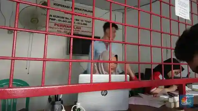 OJK Hentikan Operasi 11 Pergadaian Ilegal, Ini Risiko yang Diingatkan kepada Masyarakat OJK Hentikan Operasi 11 Pergadaian Ilegal, Ini Risiko yang Diingatkan kepada Masyarakat