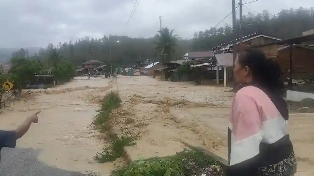 Banjir dan Puting Beliung Melanda Dua Desa di Gayo Lues Banjir dan Puting Beliung Melanda Dua Desa di Gayo Lues