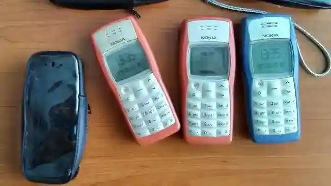 Gen Z Melirik Ponsel Sederhana di Tengah Kejenuhan Layar dan Tekanan Pasar Smartphone