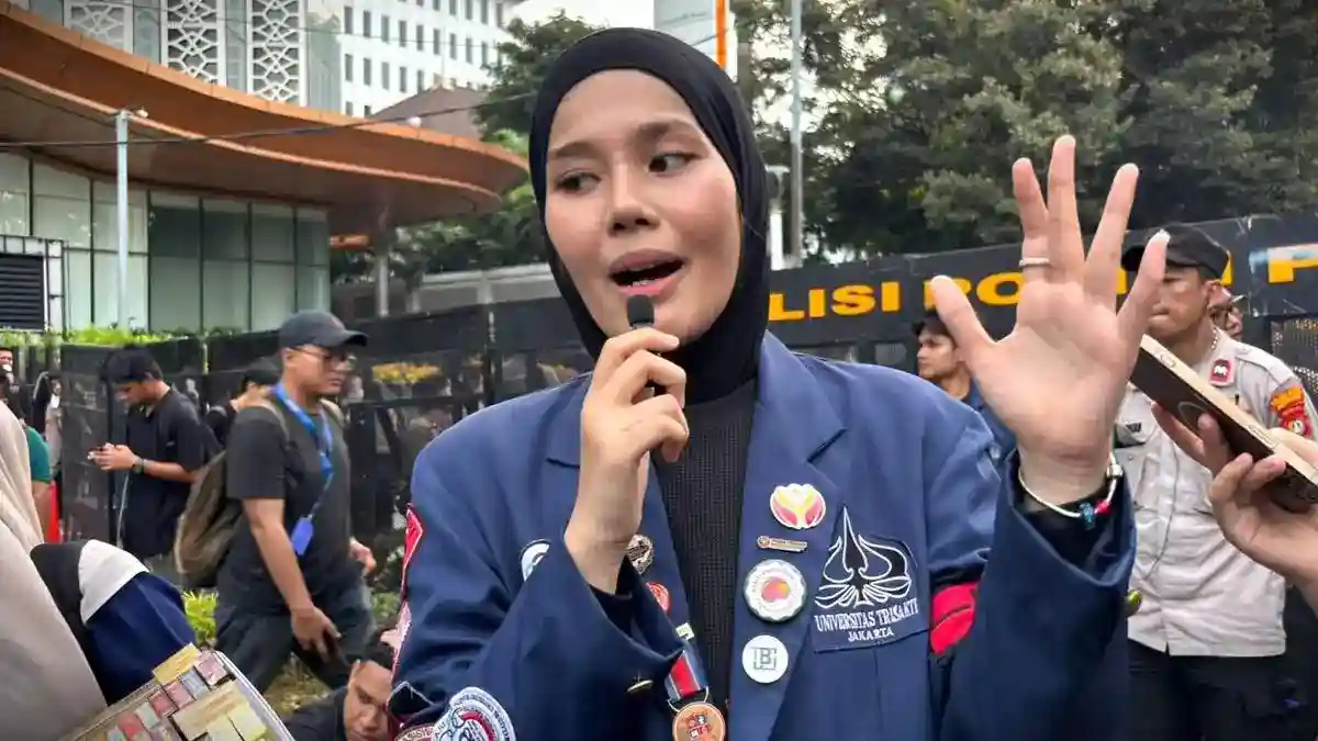Tiga Desakan Mahasiswa di Patung Kuda: Suara Zahra soal Hak Warga dan Supremasi Sipil